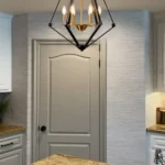 Diamond Epazo Pendant Light is a very American industrial style pendant light, the overall frame is made of black stainless steel with an openwork diamond frame, the center base is made of brass in the shape of a candelabra, and there are a total of six light sources to provide illumination, which is perfect for your minimalist home décor.